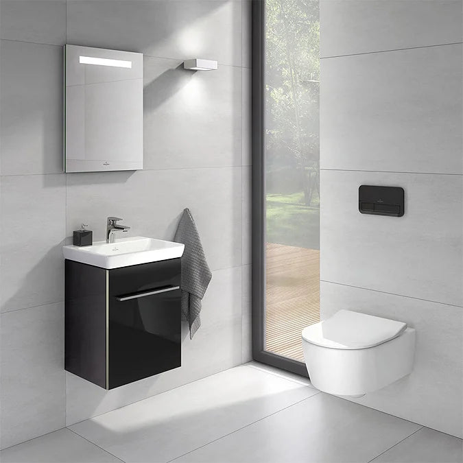 Villeroy & Boch Avento Rimless Wall Hung Toilet With Slim Soft Close Seat